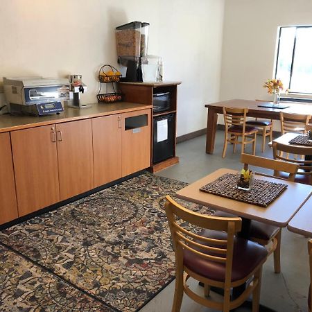 מלון Super 8 By Wyndham בנד מראה חיצוני תמונה