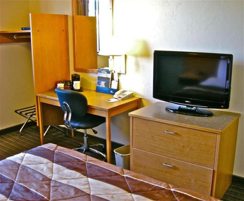 מלון Super 8 By Wyndham בנד מראה חיצוני תמונה